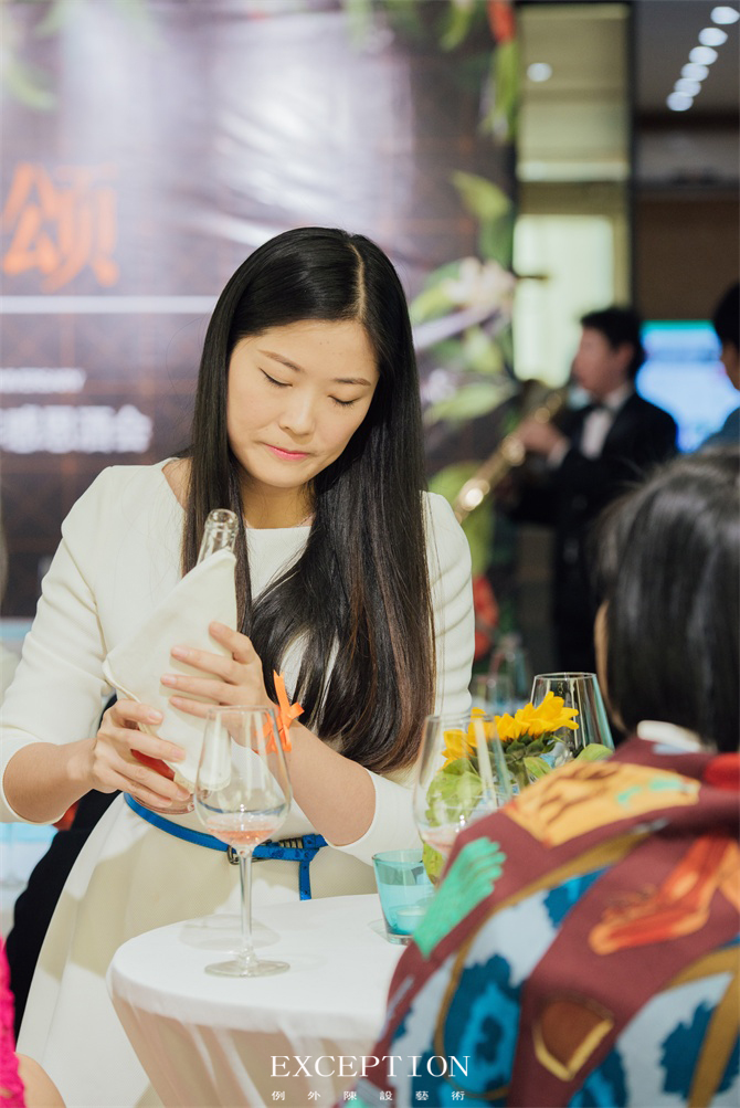 【大事件】一只橘子引發(fā)的告白現(xiàn)場(chǎng)-別墅設(shè)計(jì),軟裝設(shè)計(jì),室內(nèi)設(shè)計(jì),豪宅設(shè)計(jì),深圳例外軟裝設(shè)計(jì)公司