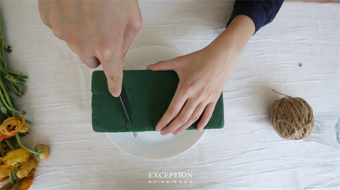 【幾分鐘.軟裝課堂】她用3分鐘搞定一個(gè)浪漫花球，就憑這些？-別墅設(shè)計(jì),軟裝設(shè)計(jì),室內(nèi)設(shè)計(jì),豪宅設(shè)計(jì),深圳例外軟裝設(shè)計(jì)公司