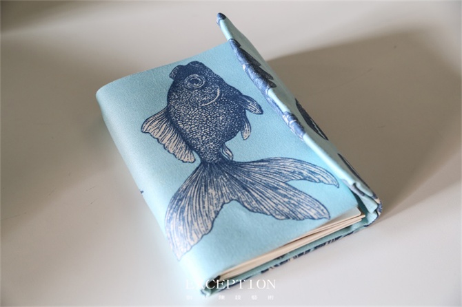 “十雅”魅力綻放，你們注意到女神手上的藍色錦魚了嗎？-別墅設(shè)計,軟裝設(shè)計,室內(nèi)設(shè)計,豪宅設(shè)計,深圳例外軟裝設(shè)計公司